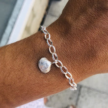 Load image into Gallery viewer, Silver Walberswick Clam Chain Bracelet