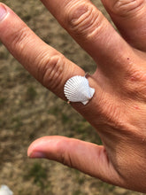 Load image into Gallery viewer, Silver Scallop Shell Ring
