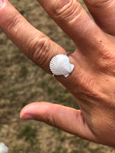Load image into Gallery viewer, Silver Scallop Shell Ring