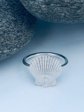 Load image into Gallery viewer, Silver Scallop Shell Ring