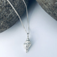 Load image into Gallery viewer, Silver Worlingworth Shell Necklace