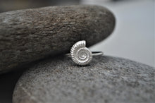 Load image into Gallery viewer, Silver Ammonite Shell Ring
