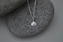 Load image into Gallery viewer, Silver Framlingham Clam Shell Necklace
