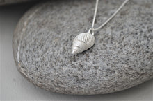 Load image into Gallery viewer, Silver Heveningham Shell Necklace