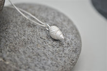 Load image into Gallery viewer, Silver Heveningham Shell Necklace