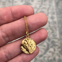 Load image into Gallery viewer, Gold Seaweed ‘Fossil’ Pendant