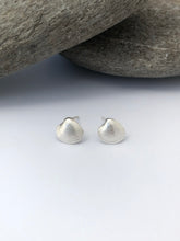 Load image into Gallery viewer, Framlingham Shell Stud Earrings