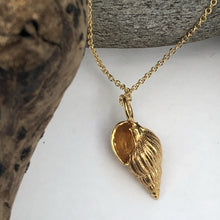Load image into Gallery viewer, Gold Rendlesham Shell Necklace