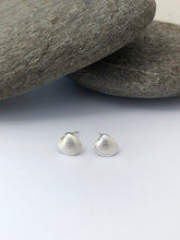 Load image into Gallery viewer, Framlingham Shell Stud Earrings