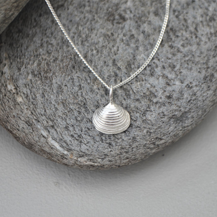 Silver Walberswick Clam Shell Necklace
